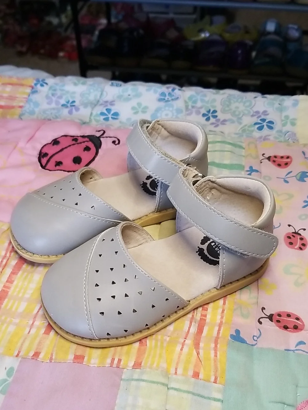 Livie & Luca Light Gray Leather Mary Jane Shoes with Strap Size 5 Luna
